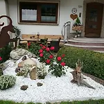 Alpinschloessl 메이른호픈
