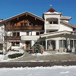 아파트호텔 Alpinschloessl 4*
