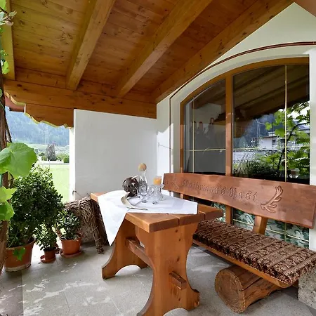 Aparthotel Alpinschloessl Mayrhofen