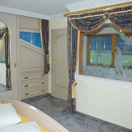 Alpinschloessl Apartmanhotel 4*