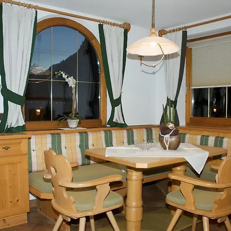 Apartmanhotel Alpinschloessl Mayrhofen