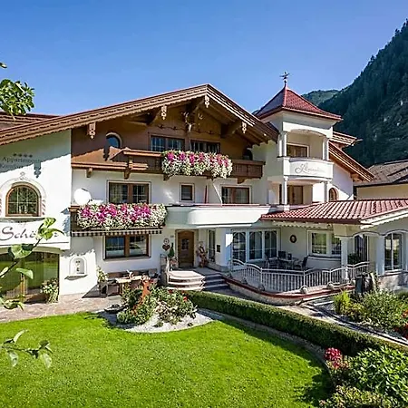 Alpinschlossl Aparthotel 4*