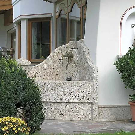 Aparthotel Alpinschlossl 4*