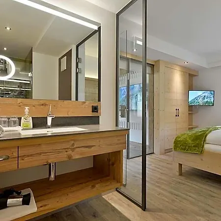 Aparthotel Alpinschlossl 4*