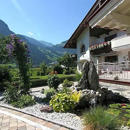 Aparthotel Alpinschlossl Mayrhofen