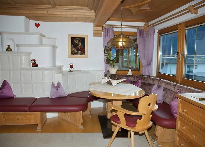 高山城堡公寓式酒店 4*