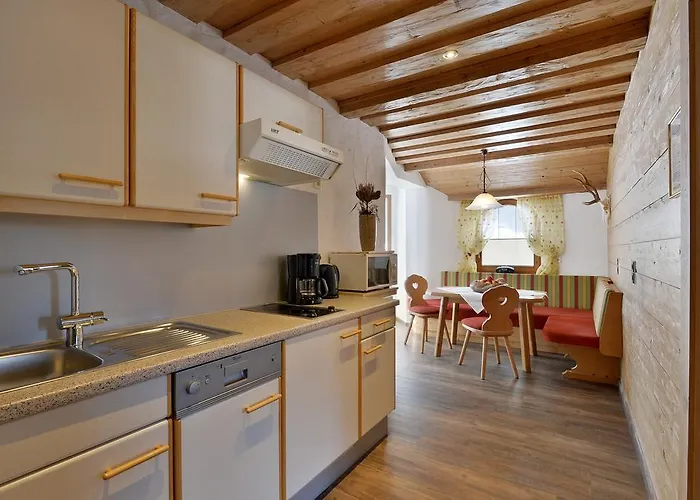 Aparthotel Alpinschloessl 4*